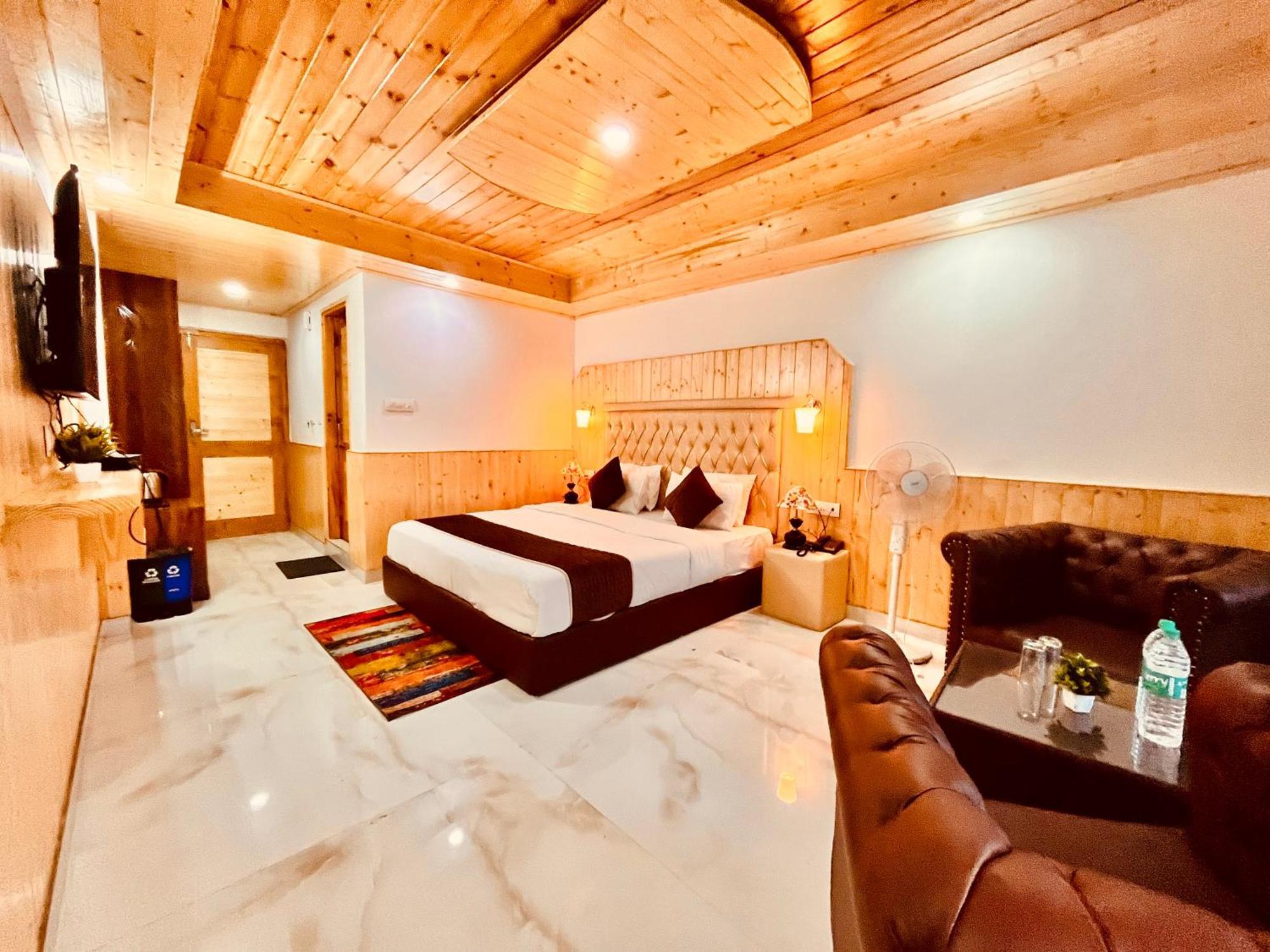 Himalayan Hill Queen Resort, Manali M98160-43400 Exterior foto