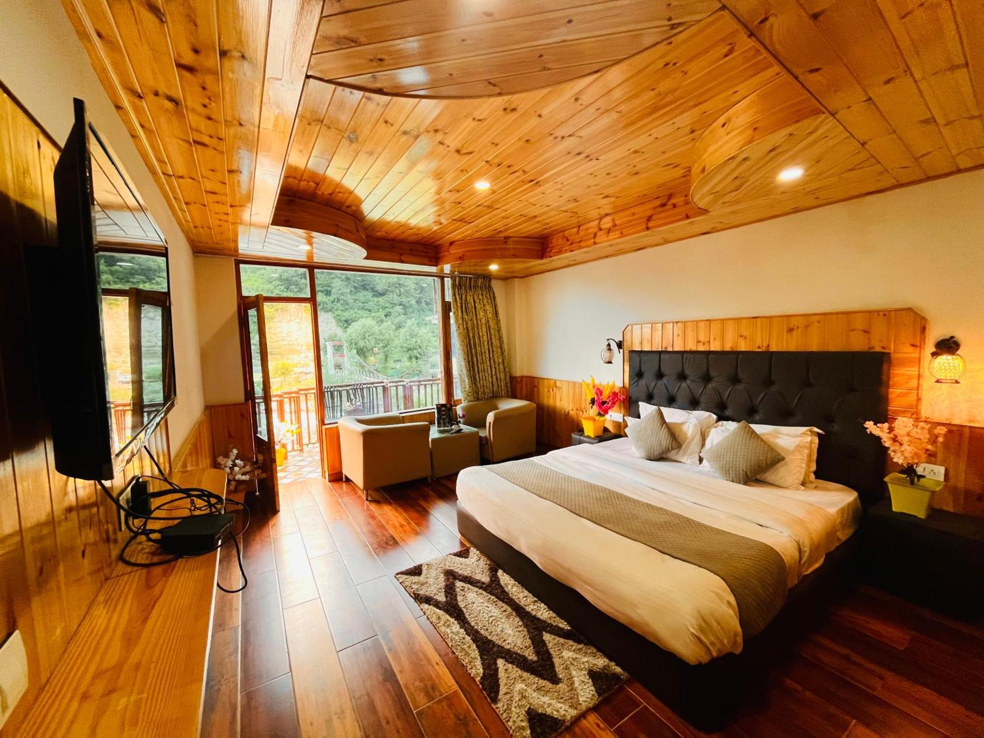 Himalayan Hill Queen Resort, Manali M98160-43400 Exterior foto
