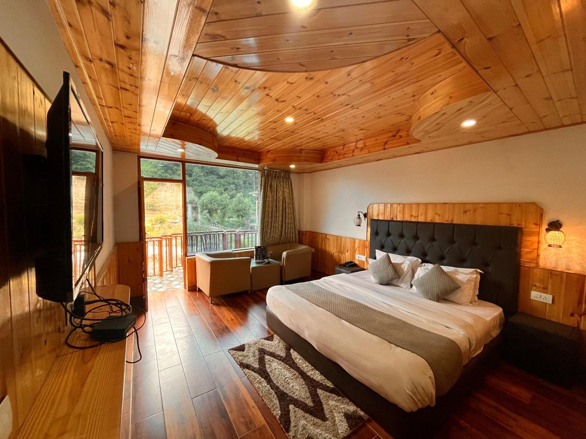 Himalayan Hill Queen Resort, Manali M98160-43400 Exterior foto