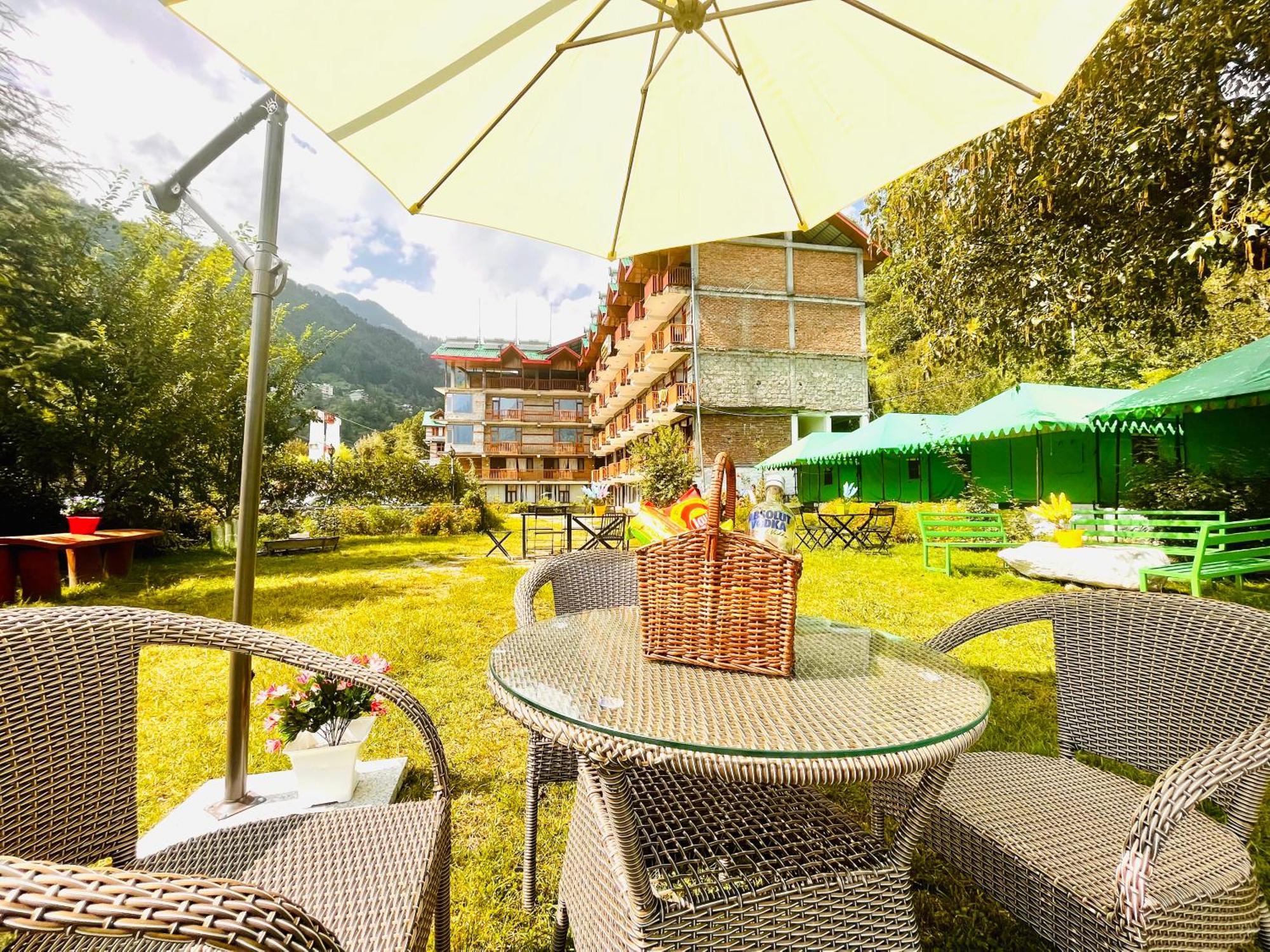 Himalayan Hill Queen Resort, Manali M98160-43400 Exterior foto